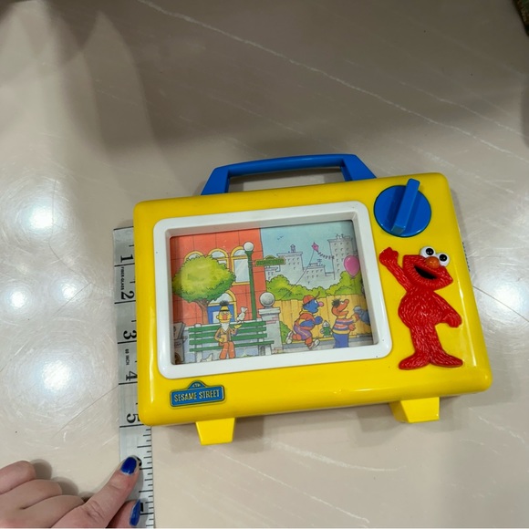 Vtg Sesame Street Tyco Elmo Musical TV Music Box Wind Up Jim Hanson Baby Toy - Picture 8 of 9